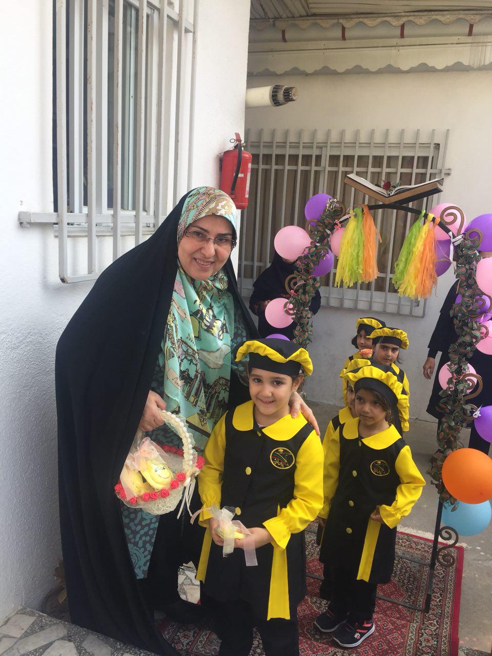 جشن شکوفه ها برای پیش دبستانی های گل دبستان باران اندیشه