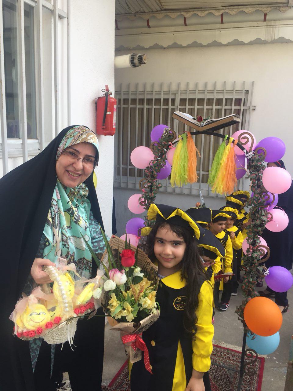 جشن شکوفه ها برای پیش دبستانی های گل دبستان باران اندیشه