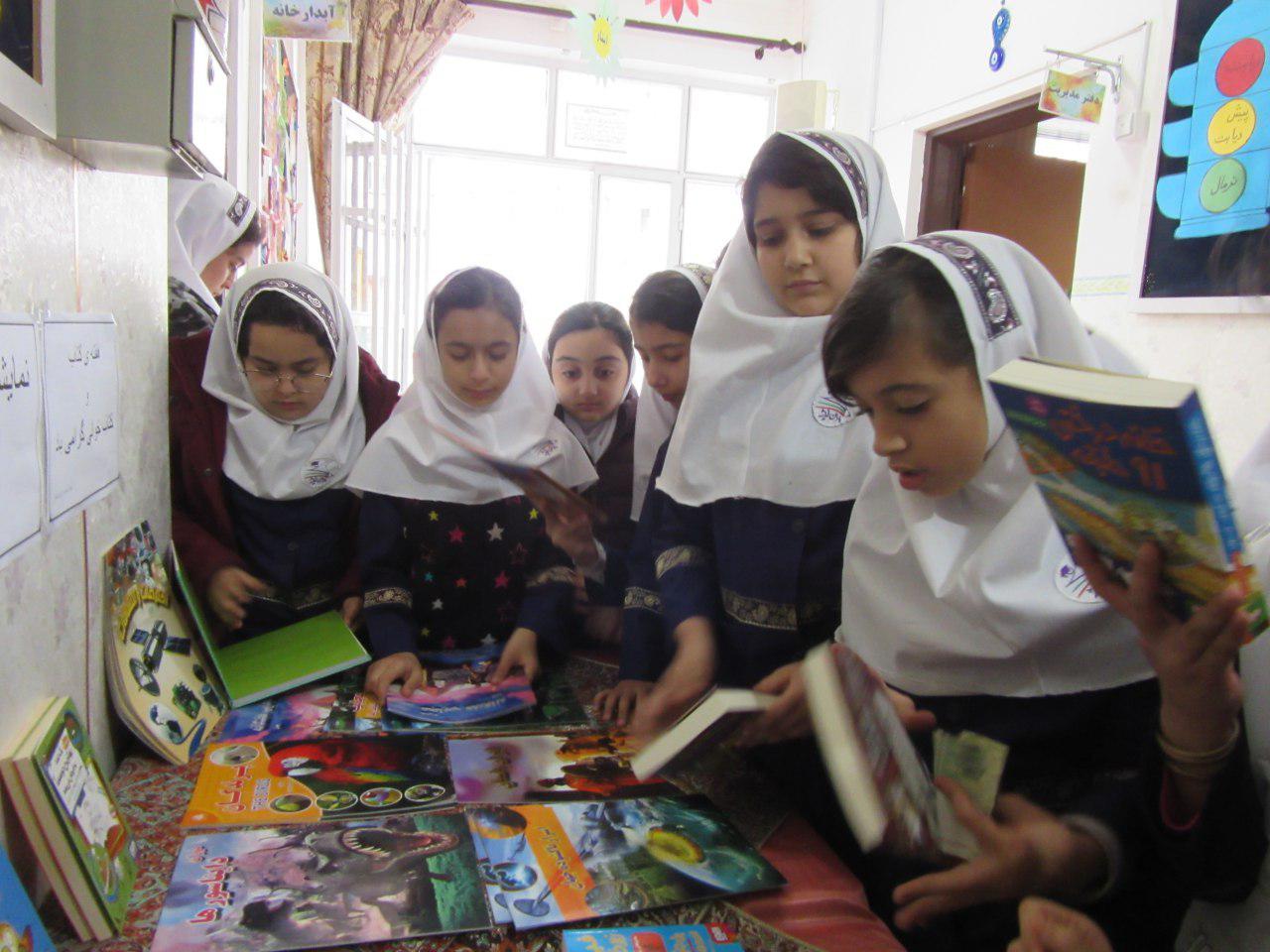 بازدید از کتابخانه کودکان باران  ، پایه پنجم و ششم به مناسبت هفته کتاب و کتابخوانی