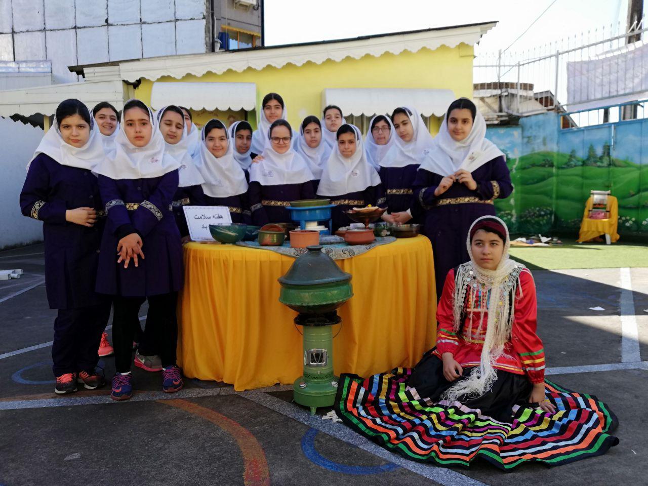 برگزاری جشنواره غذاهای محلی گیلان در دبستان باران اندیشه