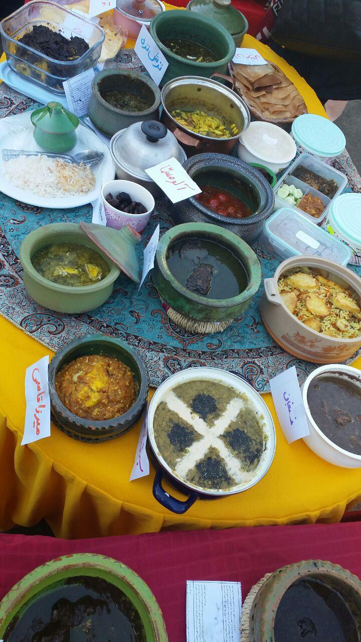 برگزاری جشنواره غذاهای محلی گیلان در دبستان باران اندیشه