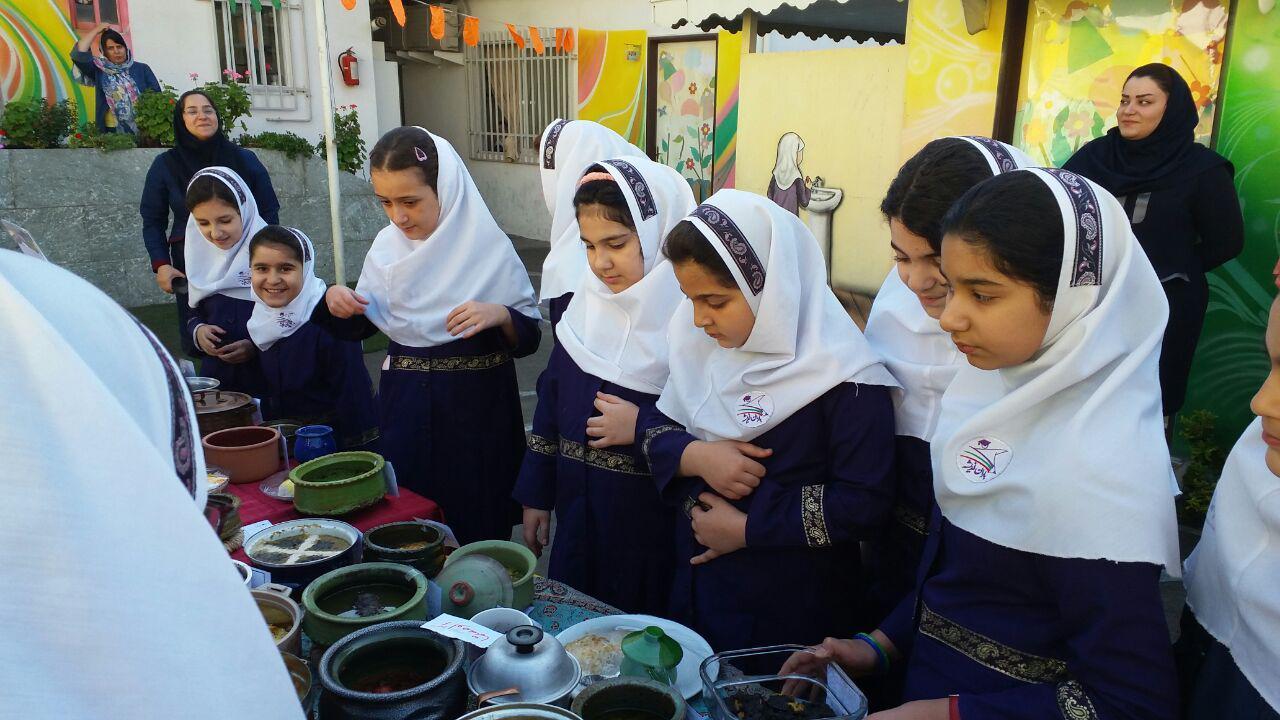 برگزاری جشنواره غذاهای محلی گیلان در دبستان باران اندیشه