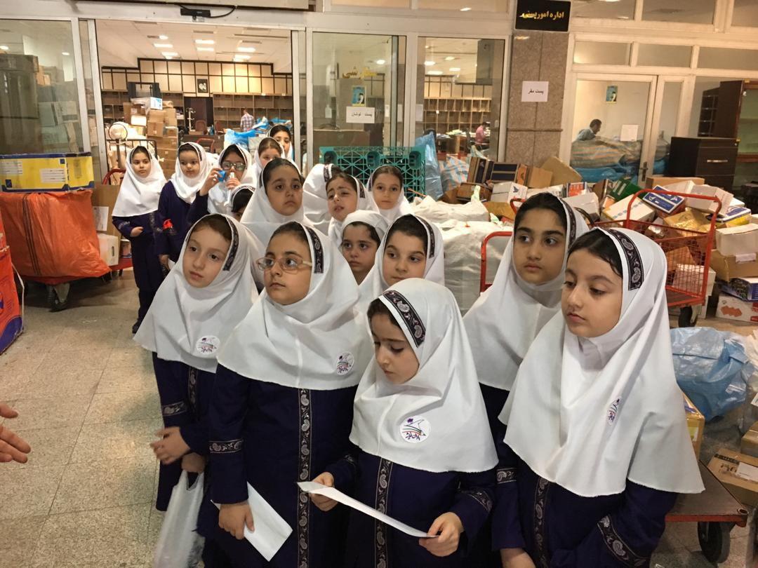 گرامیداشت روز جهانی پست با دختران نازنین باران اندیشه
