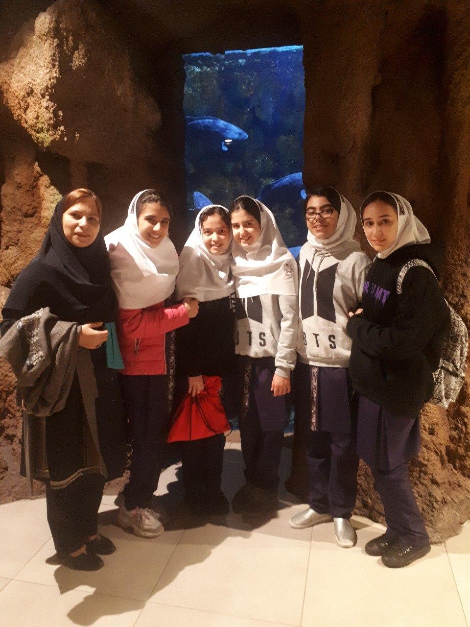 اردوی و بازدید تفریحی دانش آموزان پایه پنجم و ششم از اکواریم انزلی