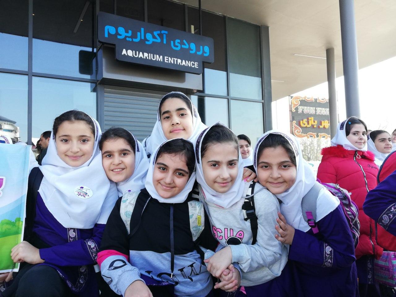 اردوی و بازدید تفریحی دانش آموزان پایه پنجم و ششم از اکواریم انزلی